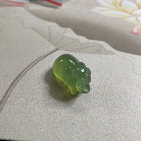 Shio Babi : Liontin Xiu Jade yang indah, babi zodiak 3D, babi keberuntungan, spesifikasi: 33✖️18mm, gratis ongkir dan pajak