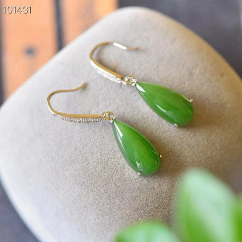 Anting Pejantan Hotan Jasper 925 Tatahan Perak Ukuran 35 * 8mm Gaya desain unik Giok yang halus dan hangat Sudah termasuk pajak pengiriman.