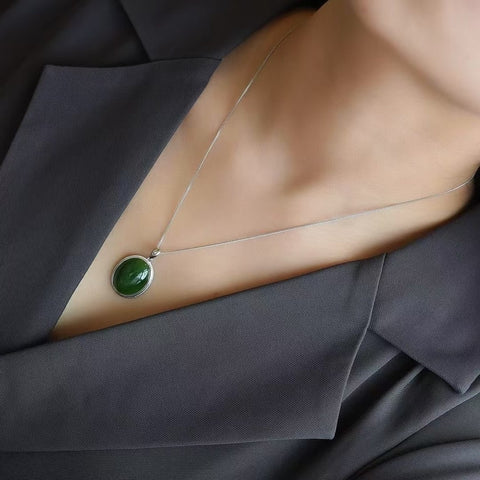 Liontin Giok Hetian "Kesempurnaan" Perak 925 Bertahtakan Tetesan Keberuntungan Gaya Sederhana dan Elegan💃 Ukuran: Kira-kira: 20×15㎜🍀 Termasuk ongkos kirim dan pajak