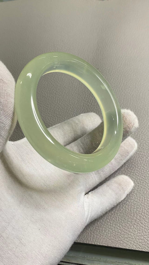 Basis Es Giok Xiu Alami - Gelang Badai Salju, diameter 60mm, lebar samping: 13,5mm, item giok semuanya diproduksi secara alami dengan pola acak termasuk pengiriman dan pajak