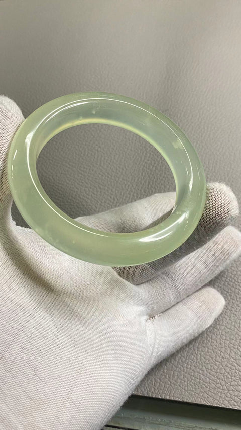 Basis Es Giok Xiu Alami - Gelang Badai Salju, diameter 60mm, lebar samping: 13,5mm, item giok semuanya diproduksi secara alami dengan pola acak termasuk pengiriman dan pajak