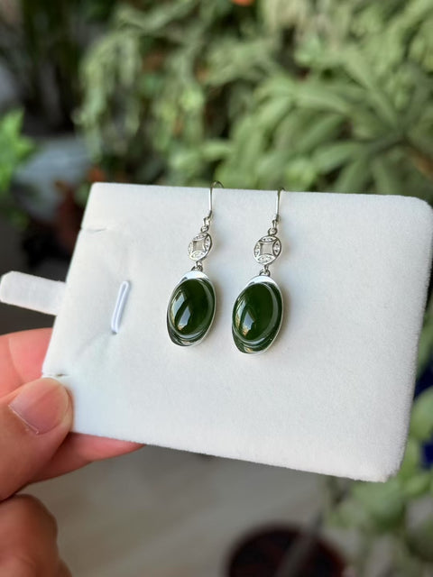 💐Anting Hetian Jade Jasper 'Yuanbao' Bertahtakan Perak 925👑👑Menarik Kekayaan dan Harta Karun. Gioknya hangat dan lembut. Efek pemakaiannya memikat. Ukuran: Kira-kira: 14×10㎜ Gratis ongkir dan pajak