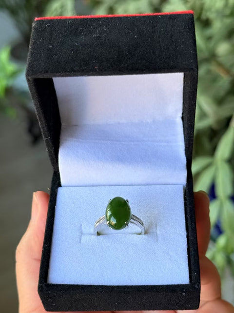 Cincin Terbuka Bertahtakan Perak 925 Hetian Jade Jasper 💍Gaya baru dan unik, gioknya hangat dan halus, efek pemakaiannya menarik perhatian ✨Perkiraan ukuran: 14×10㎜ 💫Termasuk ongkos kirim dan pajak
