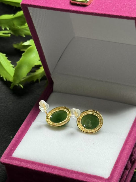 Anting Hetian Jade Jasper "Berbentuk Telur". Gaya yang unik dan baru. Gioknya hangat dan lembut. Efek pemakaiannya memikat. ✨Tataan perak 925 yang disikat. Ukuran: kurang lebih: 11×9㎜💫 Gratis biaya kirim dan pajak