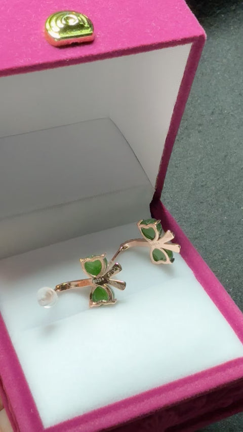 Anting "pita" giok Hetian berlapis perak 925 🎀 berbentuk hati. Kualitas giok murni, pengerjaan indah, sederhana dan elegan. Ukuran keseluruhan: sekitar 18×13㎜ Gratis biaya kirim dan pajak