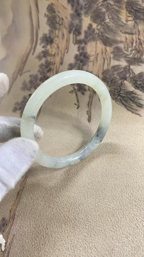Gelang Tinta Kecantikan Xiuyu White Moonlight yang Indah, diameter 60,2 mm, lebar sisi 8 mm, batu alam terbentuk secara alami, pola acak, gratis pajak pengiriman