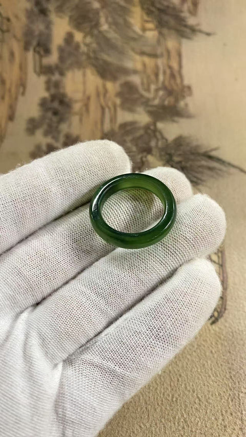 Cincin giok Xiuyan hijau penuh yang indah, warna hijau, kepala air penuh, diameter 18,4mm, batu alam terbentuk secara alami, pola acak, gratis pajak pengiriman