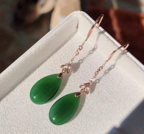 Anting batu giok bertatahkan emas dan bahan lubang tua jasper👍👍Kualitas batu giok halus dan lembab, kilat, bertatahkan halus dengan emas 18K, sangat indah😘Ukuran batu giok 10/17mm mendukung pemeriksaan ulang, termasuk ongkir dan pajak
