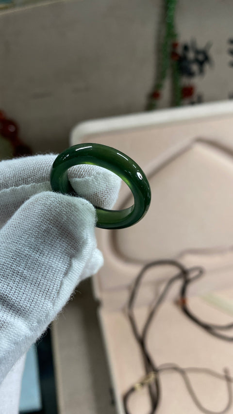Cincin giok Xiuyan hijau penuh yang indah, diameter 20mm, sudah termasuk ongkos kirim dan pajak