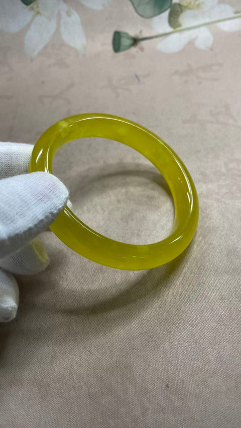 Gelang giok Xiuyan yang indah, bunga emas, emas melambangkan kekayaan, diameter 62,3 mm, lebar sisi 12,8 mm, batu alam terbentuk secara alami, pola acak, termasuk pajak pengiriman