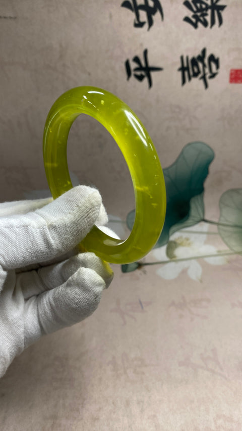 Gelang giok Xiuyan hijau penuh yang sangat indah, giok hijau mengambang, kekayaan seumur hidup, diameter 58,5 mm, lebar tepi 11,5 mm, batu alam terbentuk secara alami, pola acak, termasuk pajak pengiriman
