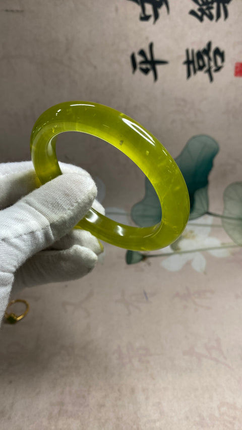 Gelang giok Xiuyan hijau penuh yang sangat indah, giok hijau mengambang, kekayaan seumur hidup, diameter 58,5 mm, lebar tepi 11,5 mm, batu alam terbentuk secara alami, pola acak, termasuk pajak pengiriman