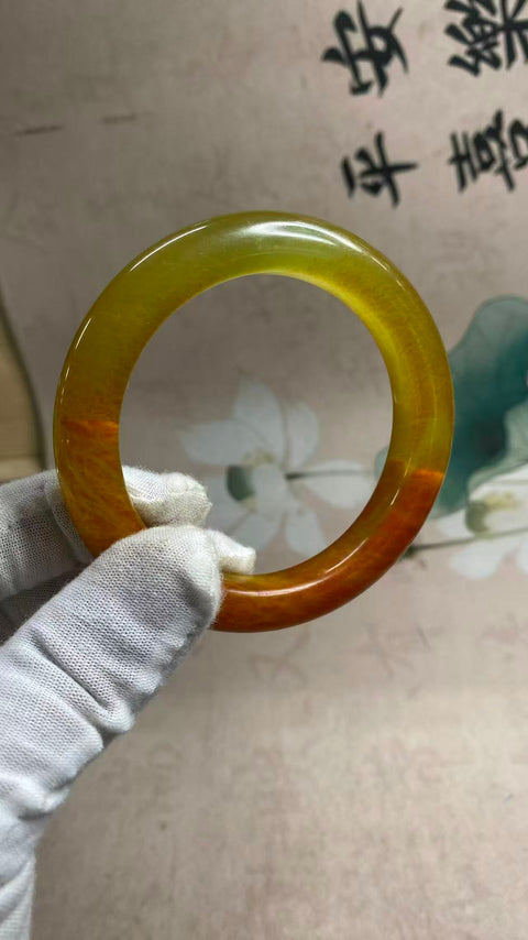 Gelang giok bunga Xiuyan alami yang indah, alam telah memberikan keindahan - giok yang mulia, giok alami bagaikan matahari terbit 🌞! Lebar tepi 12,8 mm, diameter 60,8 mm, batu alamnya terbentuk secara alami, polanya acak, sudah termasuk pajak pengiriman