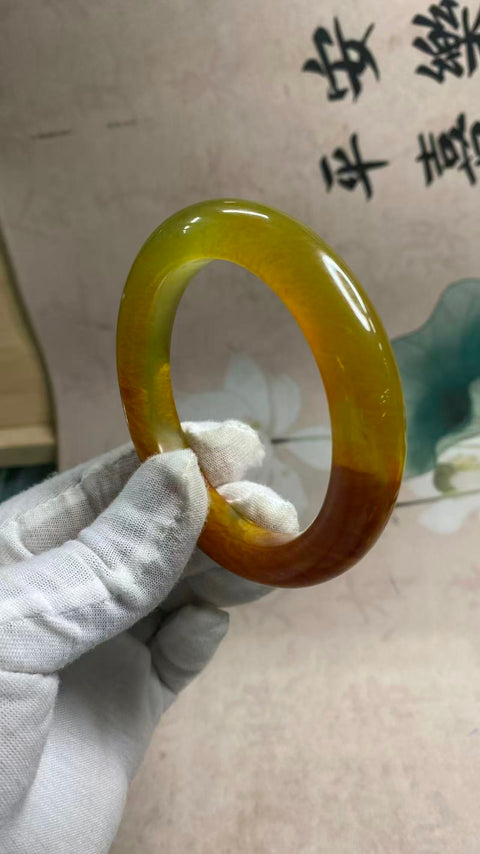 Gelang giok bunga Xiuyan alami yang indah, alam telah memberikan keindahan - giok yang mulia, giok alami bagaikan matahari terbit 🌞! Lebar tepi 12,8 mm, diameter 60,8 mm, batu alamnya terbentuk secara alami, polanya acak, sudah termasuk pajak pengiriman