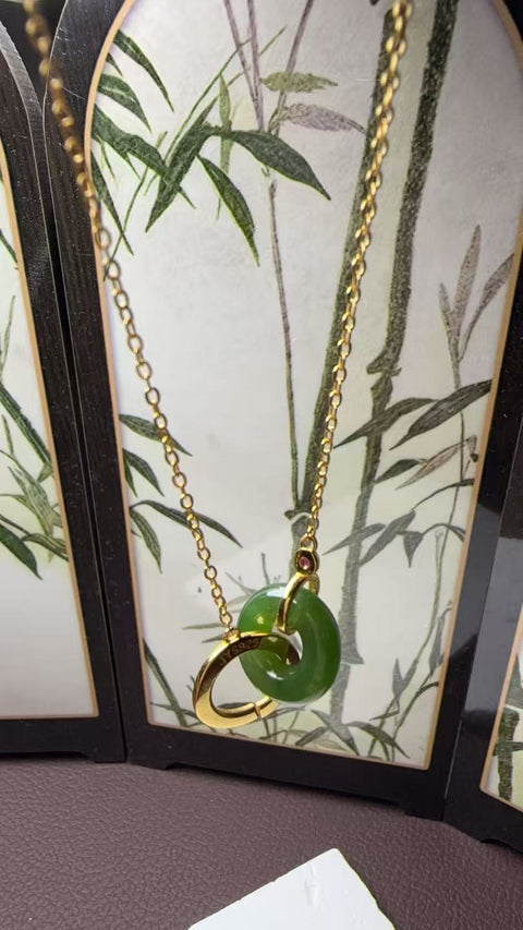 Kalung Klavikula Gesper Perdamaian Giok Hetian, Rantai Satu Bagian dengan Tatahan Perak 925 Berwarna, Ukuran Perkiraan: 14×4㎜, Desain Cincin Modis, Elegan dan Indah, Biaya Pengiriman dan Pajak Sudah Termasuk