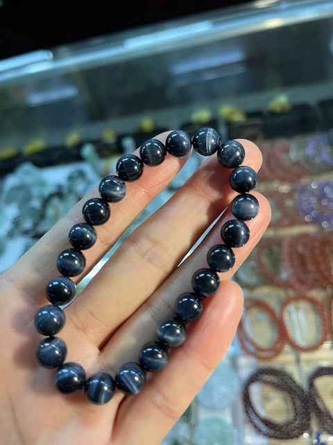Batu mata harimau biru langka sehingga statusnya jauh lebih tinggi dibandingkan batu mata harimau biasa. Batu permata merupakan harta karun hasil alam dengan pola alami yang berbeda-beda. Ukuran butiran 8.5mm, Gratis ongkir dan pajak