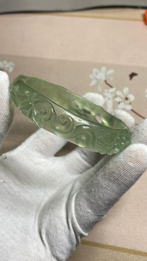 Bambu untuk keamanan: Gelang giok Xiu alami yang diukir dengan indah - terus naik, dengan diameter 63,4 mm dan lebar sisi 13,7 mm. Potongan giok semuanya diproduksi secara alami dengan pola acak. Sudah termasuk pengiriman dan pajak