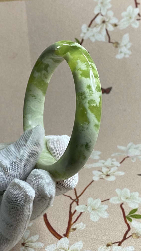 Penutup susu Xiu Jade Qingti yang indah, unik, diameter 60.5 mm, lebar samping 13,3 mm, giok diproduksi secara alami dengan pola acak. Pengiriman dan termasuk pajak