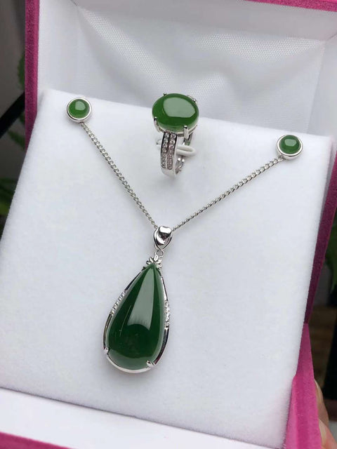 Set 3 potong Hotan Jasper, perak 925 dengan berlian, bertatahkan giok hijau bayam, warna indah, kepala cantik, gaya bagus, modis dan elegan. Sangat terjangkau, cantik untuk diberikan sebagai hadiah dan dipakai sendiri~ Ukuran: 25×13mm liontin, 5㎜