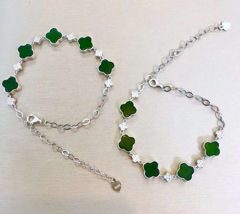 Gelang semanggi empat daun jasper bertatahkan perak S925 ~ ukuran permukaan batu giok: 9mm x 5. Gayanya baru dan modis, sederhana dan elegan, dan efeknya sangat indah. Permukaan batu giok memiliki warna yang indah, bersih dan halus, Gratis ongkir dan paja