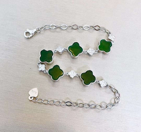 Gelang semanggi empat daun jasper bertatahkan perak S925 ~ ukuran permukaan batu giok: 9mm x 5. Gayanya baru dan modis, sederhana dan elegan, dan efeknya sangat indah. Permukaan batu giok memiliki warna yang indah, bersih dan halus, Gratis ongkir dan paja