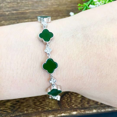Gelang semanggi empat daun jasper bertatahkan perak S925 ~ ukuran permukaan batu giok: 9mm x 5. Gayanya baru dan modis, sederhana dan elegan, dan efeknya sangat indah. Permukaan batu giok memiliki warna yang indah, bersih dan halus, Gratis ongkir dan paja