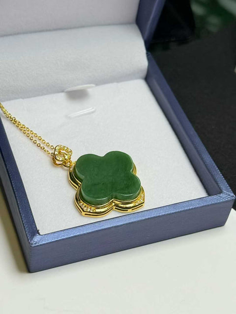 Liontin giok Hetian berbentuk daun semanggi empat helai 'Keberuntungan', melambangkan keberuntungan 🪁🪁 Ukuran sekitar 25×5mm. Gratis ongkos kirim dan pajak