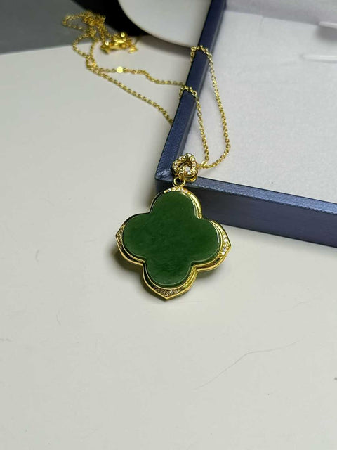 Liontin giok Hetian berbentuk daun semanggi empat helai 'Keberuntungan', melambangkan keberuntungan 🪁🪁 Ukuran sekitar 25×5mm. Gratis ongkos kirim dan pajak