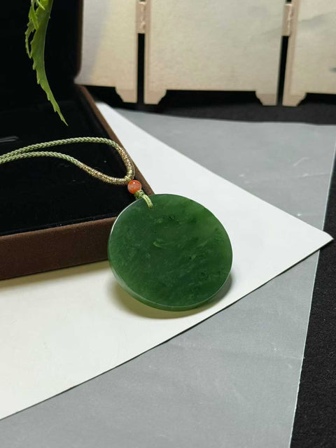 Liontin bulat giok untuk keberuntungan 👍 Tekstur alami yang unik, melambangkan kedamaian dan kemakmuran. Ukuran perkiraan: 38,5 x 4,2 mm, termasuk ongkos kirim dan pajak
