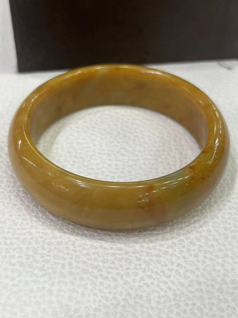 Gelang giok bunga Xiuyu memiliki diameter 57.9mm, Sudah termasuk ongkos kirim dan pajak. Item giok semuanya diproduksi secara alami dengan pola acak