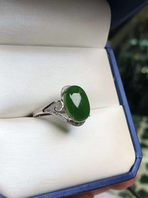 Giok Hetian dan jasper "cincin muka telur" bertatahkan perak 925 gaya baru dan unik, tekstur giok halus dan hangat🌱warna hijau🌱super cantik~ Ukuran: 14×10㎜ Termasuk pengiriman dan pajak