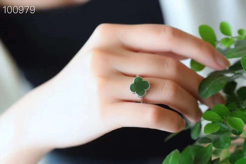Hotan Jade Jasper "Clover Ring" Set perak S925 dengan desain 💥Lucky Four Leaf Clover🍀, gaya elegan, kualitas giok halus, modis dan serbaguna🤗Ukuran: 13,6×3㎜ Sudah gratis ongkir dan pajak