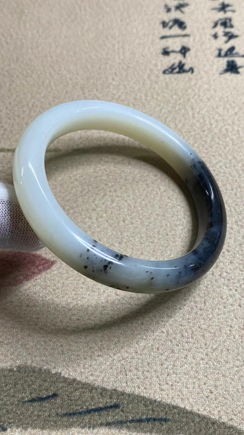 Gelang Giok Cui Alami Ukuran 55-57mm Ukuran 56.9mm Lebar Sisi 10.5mm Giok terjadi secara alami Pola acak Termasuk pajak pengiriman.