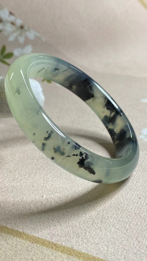 Gelang Tinta Giok Cui Alami di Atas Es Ukuran 55-57mm Ukuran 56.3mm Lebar Sisi 12.7mm Giok semuanya terjadi secara alami Pola acak Pajak Pengiriman Sudah Termasuk