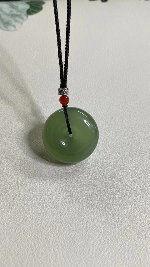 Liontin Giok Cui Alami & liontin Damai Ukuran 26 * 12.5mm Giok bersih dan halus Termasuk pengiriman.