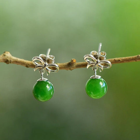 Anting Pejantan Jasper Alami Ukuran 8 * 8mm Gayanya sangat indah dan murah hati, gioknya halus dan hangat, dan desainnya unik, termasuk pajak pengiriman.
