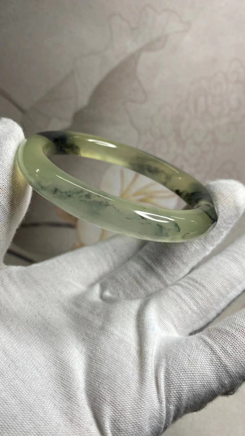 Gelang Lukisan Lanskap Bawah Es Giok Cui Jade Alami Ukuran 56-58mm Ukuran 57.8mm Lebar Sisi 10mm Batu giok semuanya terjadi secara alami Pola acak termasuk pajak pengiriman