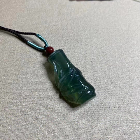 Liontin Air Biru Giok Cui Giok Alami Ukuran 37 * 17mm Giok bersih, halus dan hangat.