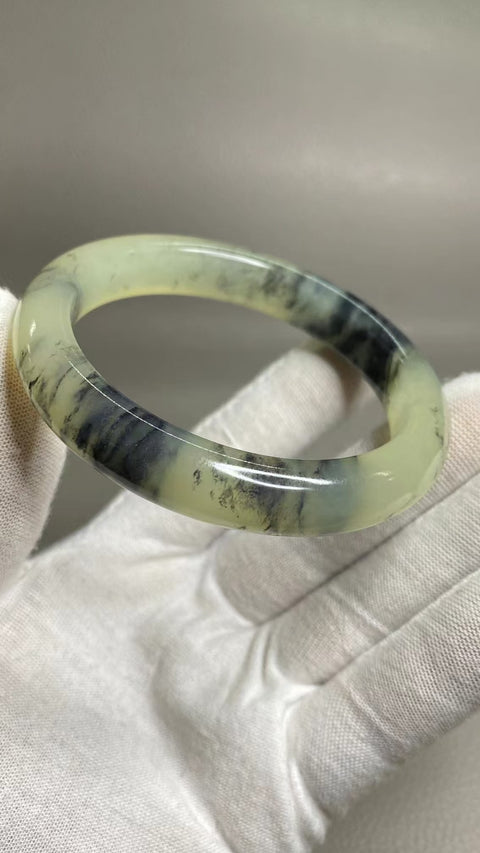 Gelang Lukisan Pemandangan Giok Cui Alami Ukuran 58-60mm Ukuran 59.5mm Lebar Sisi 11.7mm Batu giok semuanya terjadi secara alami Pola acak termasuk pajak pengiriman