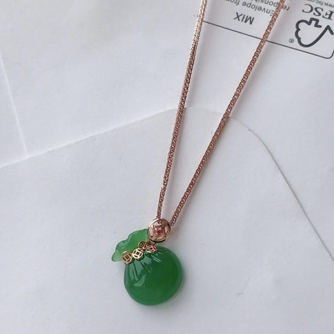 Kalung Tas Uang Jasper Alami Pengaturan Emas 18k Ukuran 11 * 14mm Giok bersih dan halus dan hangat Termasuk ongkos kirim dan pajak.