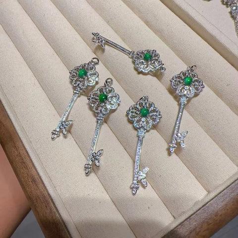 Kalung Giok Guatemala alami dari perak 925, giok yang bersih dan halus, gaya elegan, bulingbuling.&nbsp;