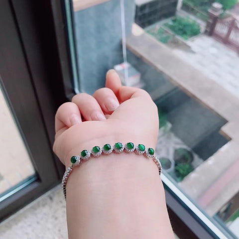 Gelang Jadeite Guatemala Alami 925 perak dengan pengaturan Jade yang bersih, halus, dan hangat Ukuran sekitar 4 mm, sudah termasuk pajak pengiriman.