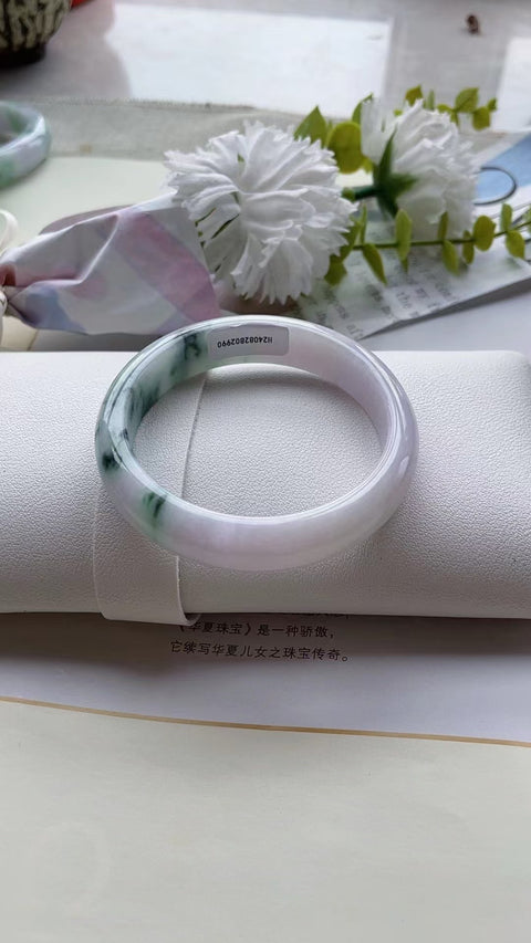 Gelang barang dari batu giok alami Bahan lubang tua Kepala air penuh dengan pola yang indah Ukuran 56mm Batu giok secara alami memiliki pola yang acak Termasuk pajak pengiriman