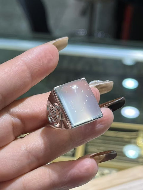 Cincin Es Giok Cui Giok Alami Ukuran 13 * 17mm yang terbuat dari 925 Giok Perak bersih, halus, hangat, dan bergaya sudah termasuk pajak pengiriman.