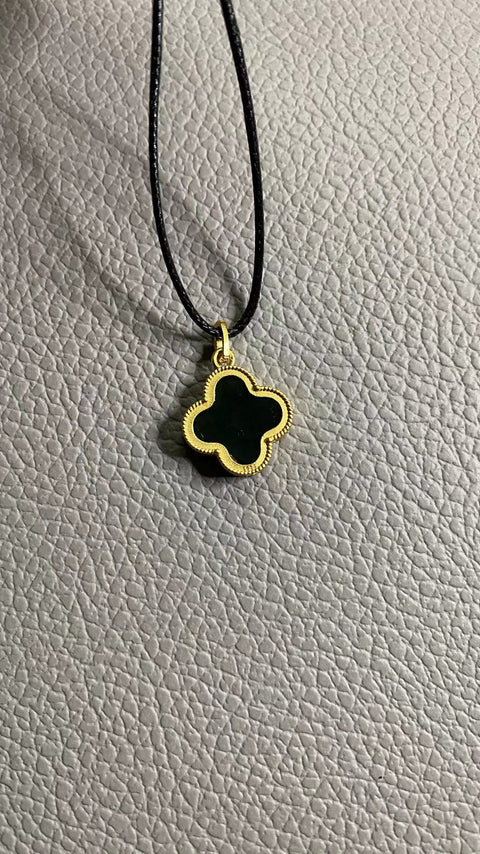 Four Leaf Clover: Liontin liontin giok halus yang terbuat dari perak 925, ukuran: 16mm sudah termasuk pajak pengiriman