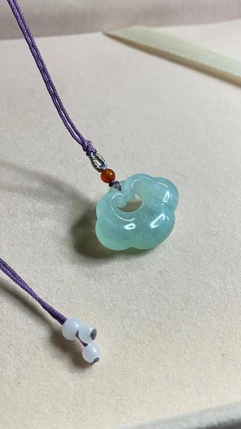 Giok Giok Alami Ukuran 30 * 22mm Giok halus dan hangat dengan warna-warna yang indah Pengiriman dan pajak sudah termasuk.
