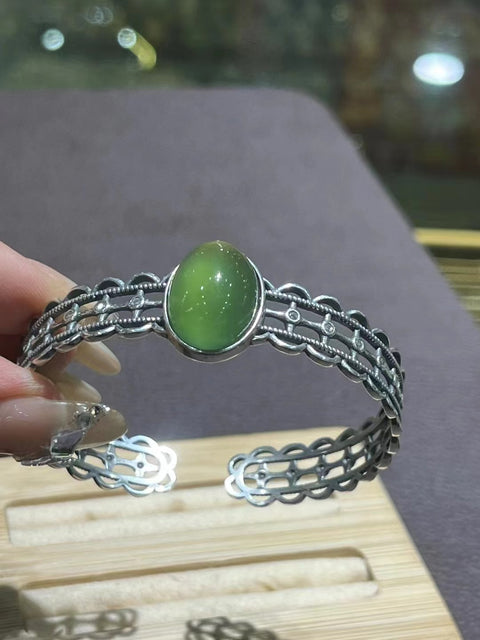 Gelang Telur Besar Giok Alami 925 Tatahan Perak Ukuran 13,5 * 18mm Giok bersih, halus dan hangat, gaya yang indah.