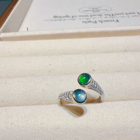 Cincin batu giok Guatemala alami yang terbuat dari perak 925.