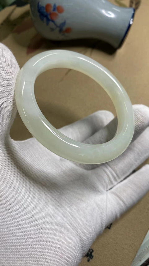 Gelang Gelang Giok Cui Jade Lychee Alami Ukuran 55-57mm Ukuran 56.7mm Lebar Sisi 11.4mm Giok terjadi secara alami Pola acak Pajak pengiriman sudah termasuk.