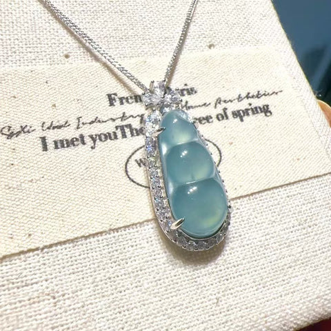 Kalung Labu Jadeite Guatemala yang terbuat dari perak 925 perak Ukuran sekitar 18mm Gaya sangat indah & sudah termasuk pajak pengiriman